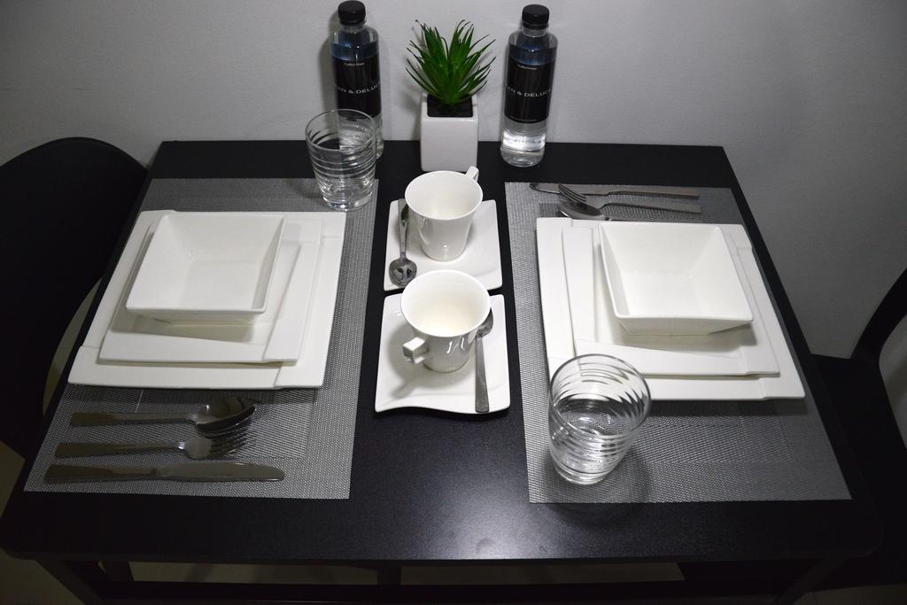 Jazz Makati Luxury Apartment Manila Esterno foto