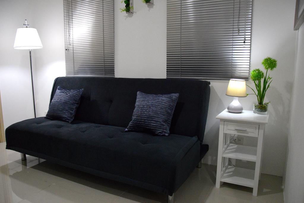 Jazz Makati Luxury Apartment Manila Esterno foto