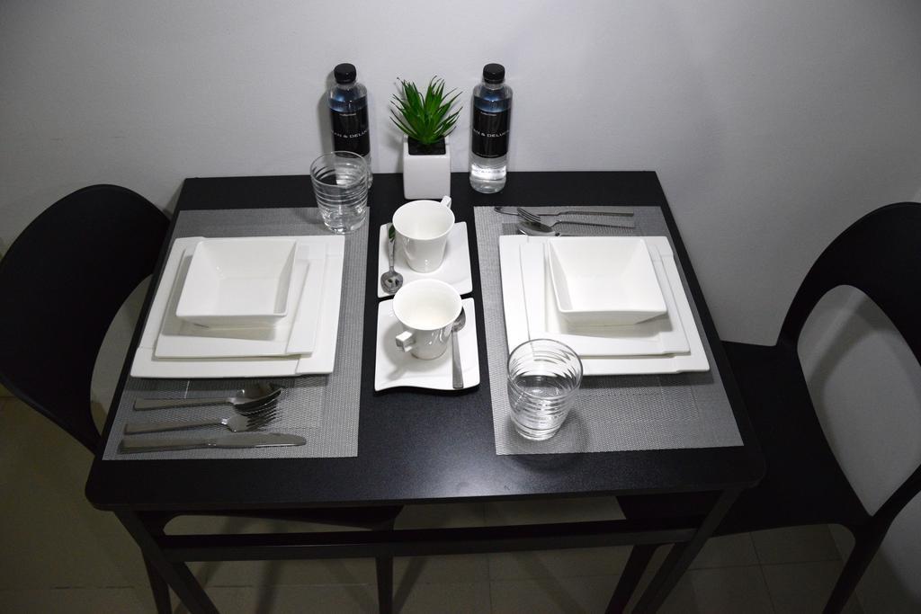 Jazz Makati Luxury Apartment Manila Esterno foto