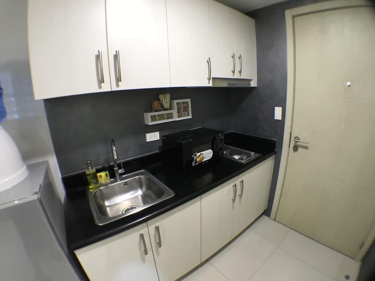 Jazz Makati Luxury Apartment Manila Esterno foto
