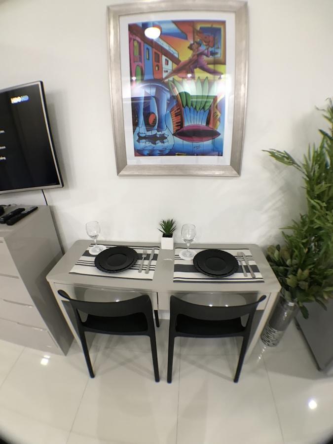 Jazz Makati Luxury Apartment Manila Esterno foto